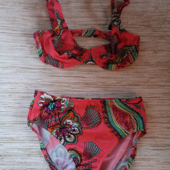VENUS - 2 PIECE SWIMWEAR - Picture 1 of 2